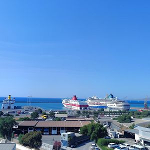 City Life Port Hotel